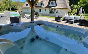 LES 2 CHAUMIÈRES Piscine&Spa